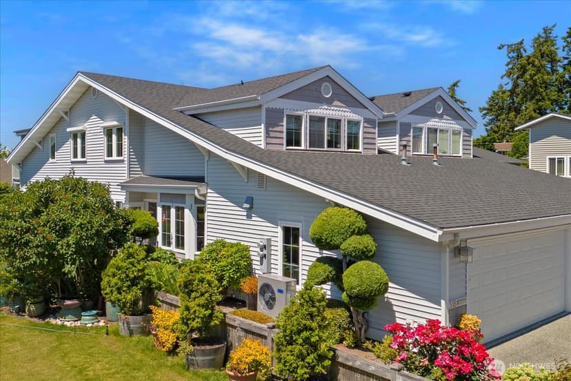 Property photo for 518 4th Avenue S, Edmonds photo 2