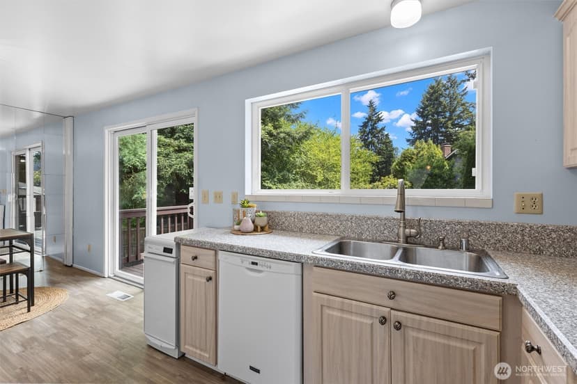 Property photo for 14906 110th Avenue NE, Bothell photo 8