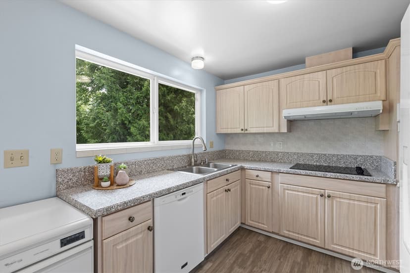 Property photo for 14906 110th Avenue NE, Bothell photo 9