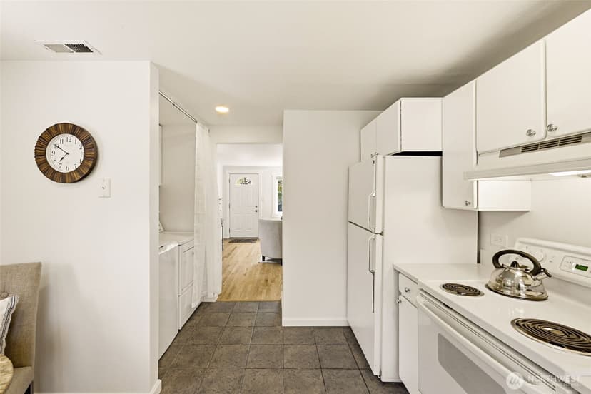 Property photo for 2722 NE Blakeley Street, Seattle photo 14