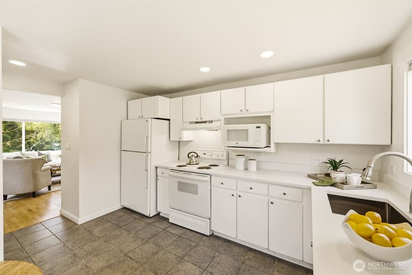 Property photo for 2722 NE Blakeley Street, Seattle photo 13