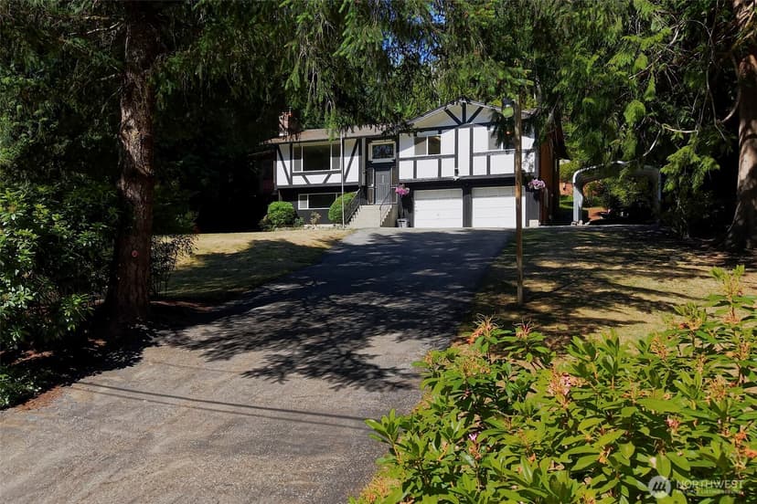 Property photo for 14203 Thomas Drive NW, Silverdale photo 2