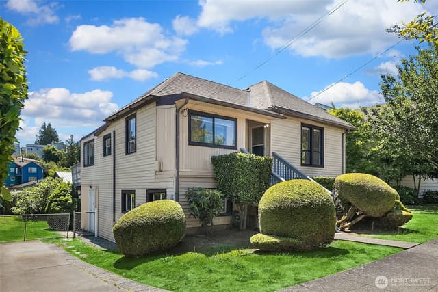 Property photo for 3527 S Hudson Street, Seattle photo 2