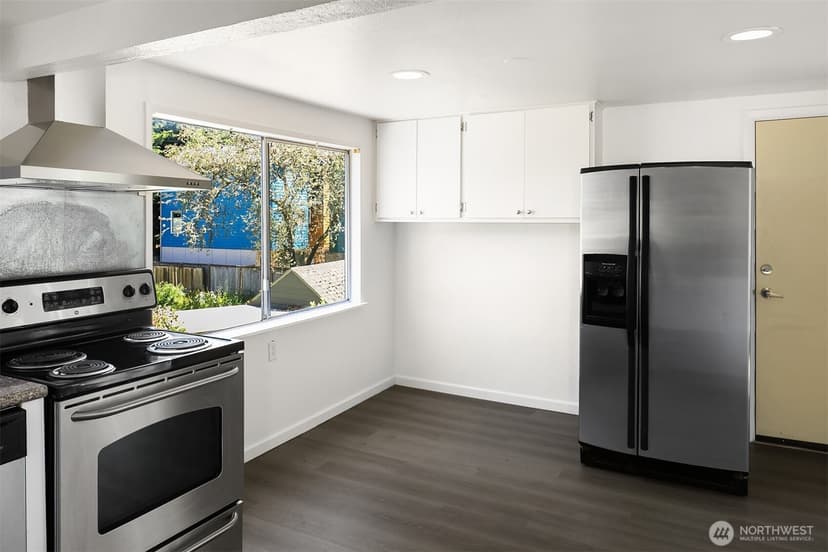 Property photo for 3527 S Hudson Street, Seattle photo 6
