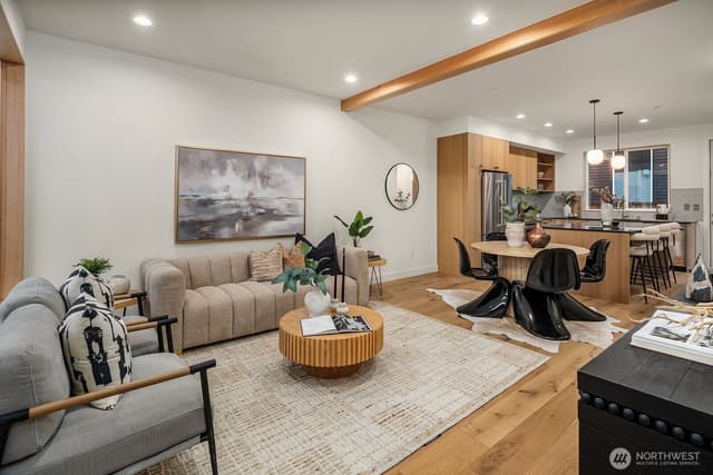 Property photo for 1806 E Mercer Street, Seattle photo 3