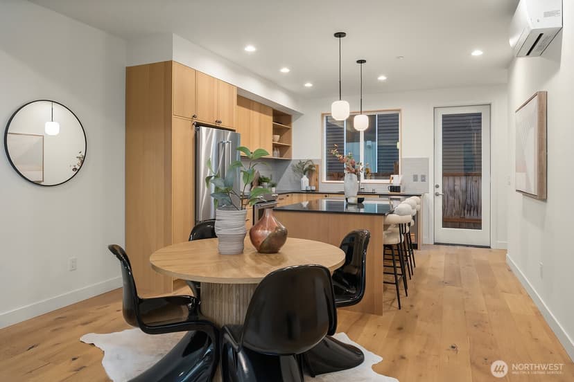 Property photo for 1806 E Mercer Street, Seattle photo 8