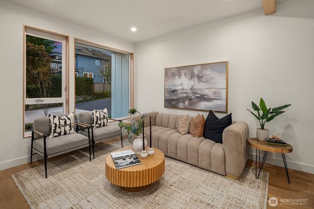 Property photo for 1806 E Mercer Street, Seattle photo 4