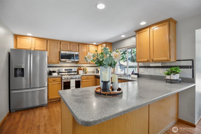 Property photo for 2509 217th Place SW, Brier photo 9