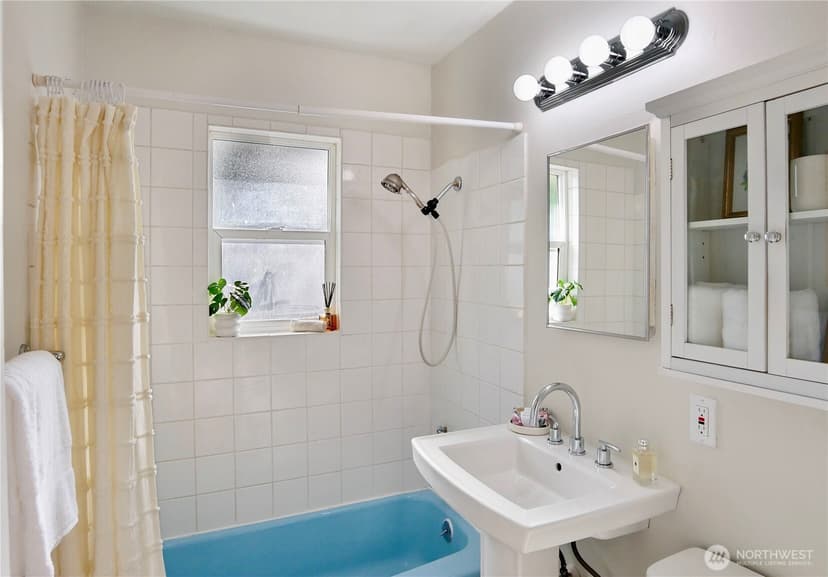 Property photo for 9219 30th Avenue SW, Seattle photo 24