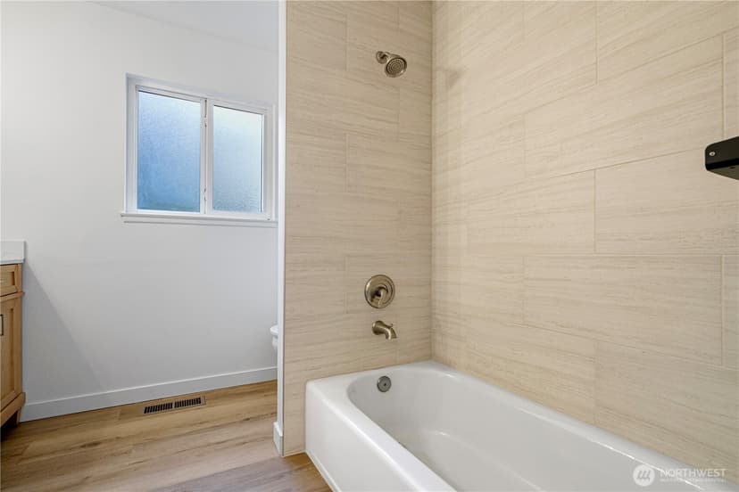 Property photo for 14260 110th Avenue NE, Kirkland photo 20