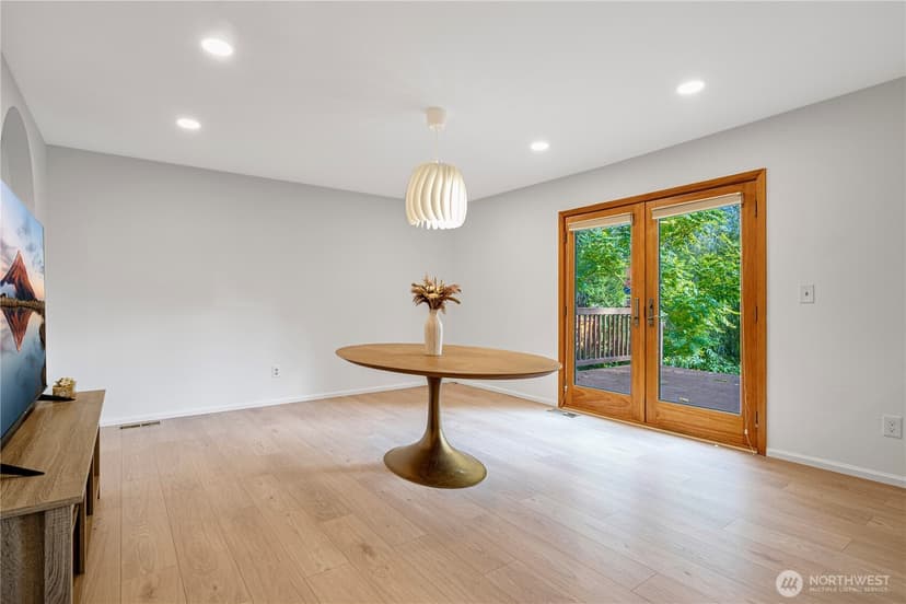 Property photo for 14260 110th Avenue NE, Kirkland photo 7