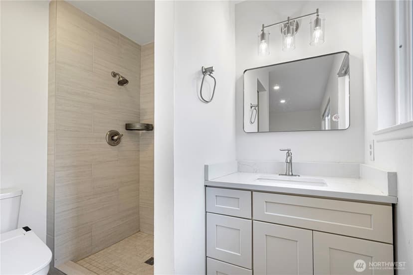 Property photo for 14260 110th Avenue NE, Kirkland photo 15