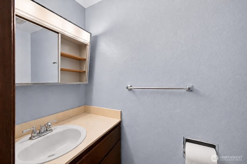 Property photo for 925 139th Street E, Tacoma photo 11