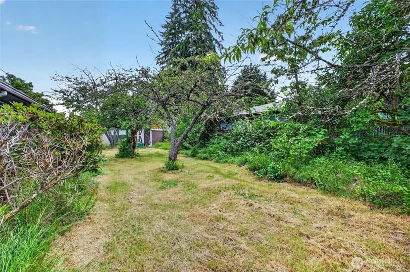 Property photo for 925 139th Street E, Tacoma photo 25