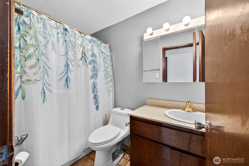 Property photo for 925 139th Street E, Tacoma photo 12