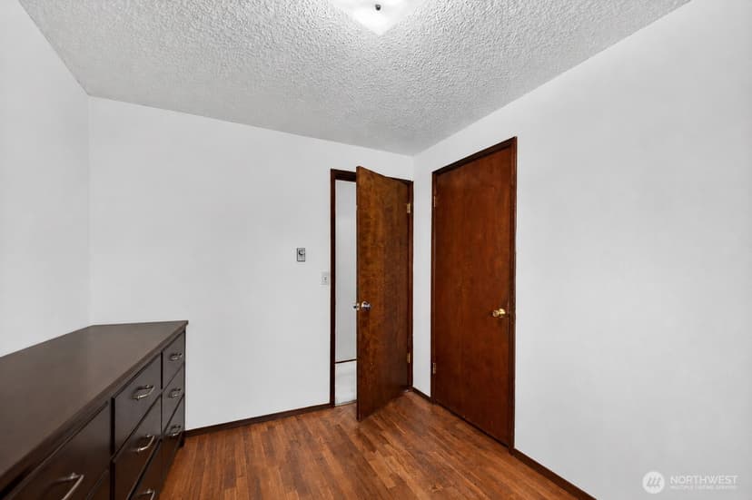 Property photo for 925 139th Street E, Tacoma photo 15