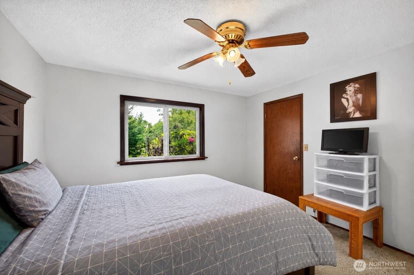 Property photo for 925 139th Street E, Tacoma photo 9