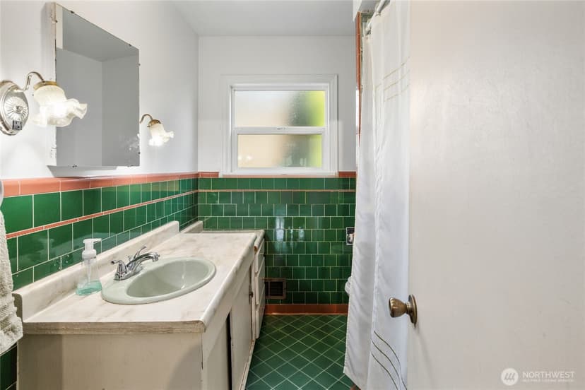 Property photo for 9334 E B Street, Tacoma photo 13