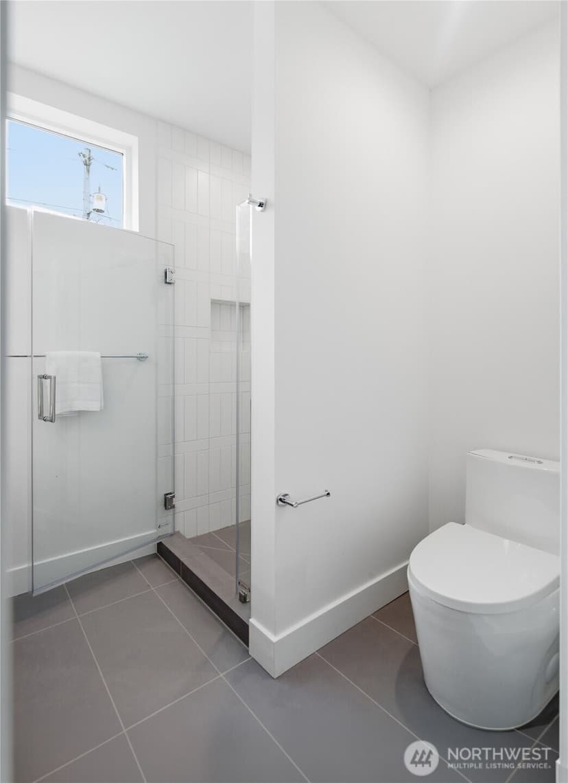 Property photo for 6219 9th Avenue NE, Seattle photo 5