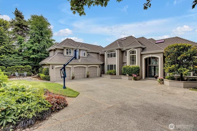 Property photo for 13935 209th Avenue NE, Woodinville photo 2