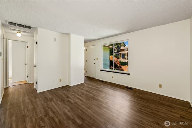 Property photo for 20813 53rd Avenue W, Lynnwood photo 3