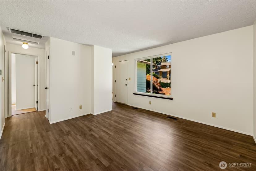 Property photo for 20813 53rd Avenue W, Lynnwood photo 3