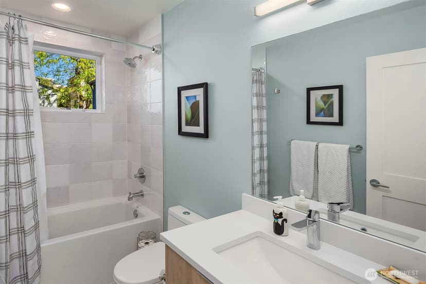 Property photo for 4104 Leary Way NW, Seattle photo 13