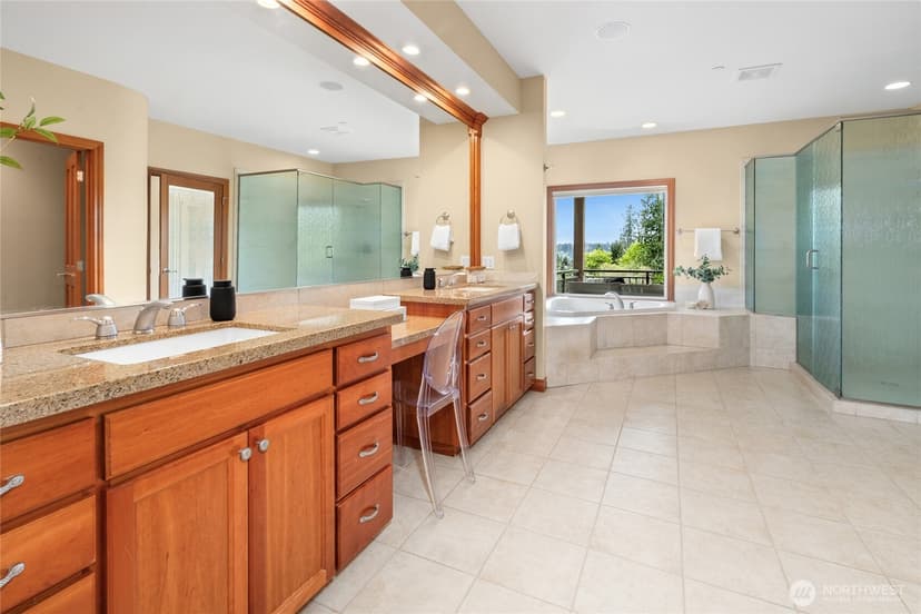 Property photo for 6317 NE 138th Place, Kirkland photo 23