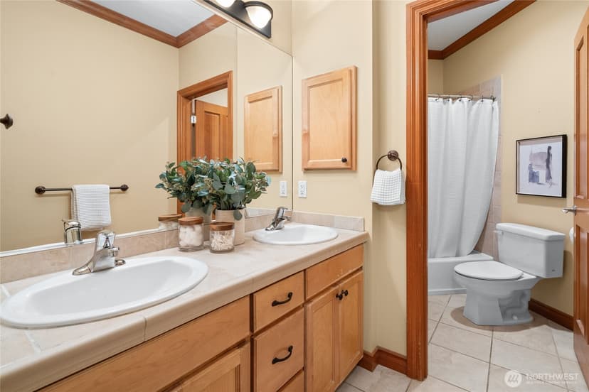 Property photo for 6317 NE 138th Place, Kirkland photo 29