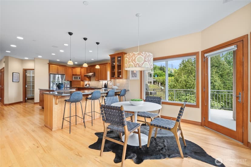 Property photo for 6317 NE 138th Place, Kirkland photo 13