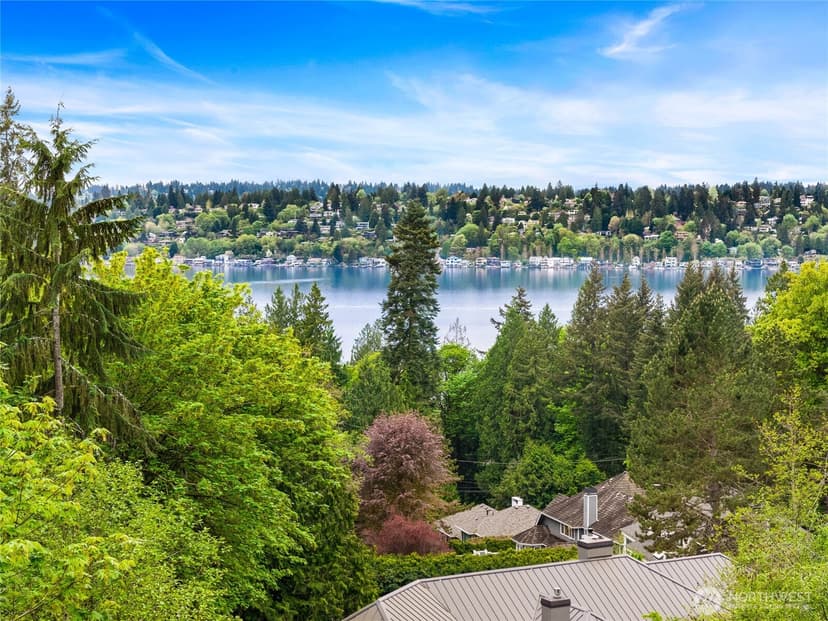 Property photo for 6317 NE 138th Place, Kirkland photo 2