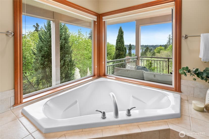 Property photo for 6317 NE 138th Place, Kirkland photo 24
