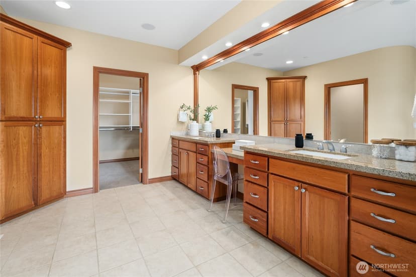 Property photo for 6317 NE 138th Place, Kirkland photo 25