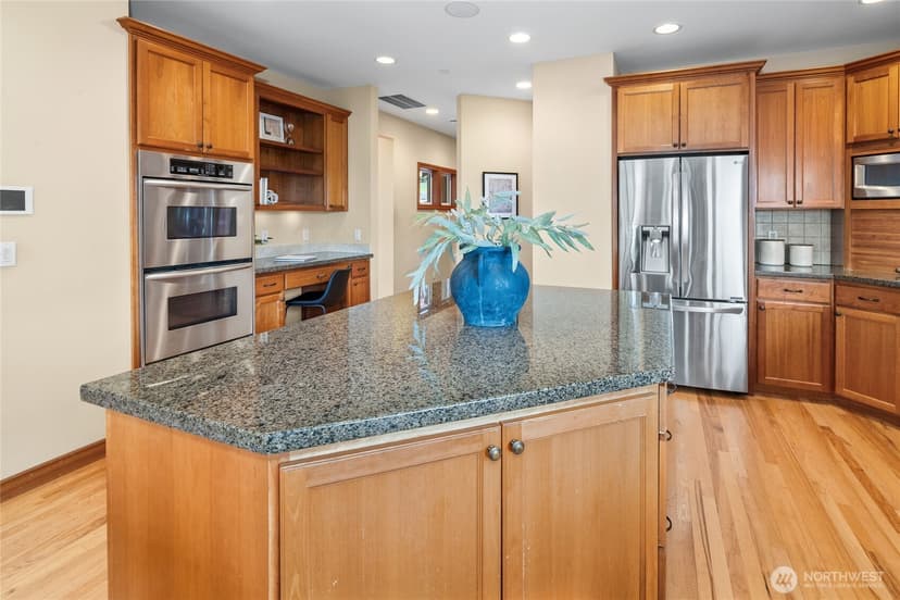 Property photo for 6317 NE 138th Place, Kirkland photo 14