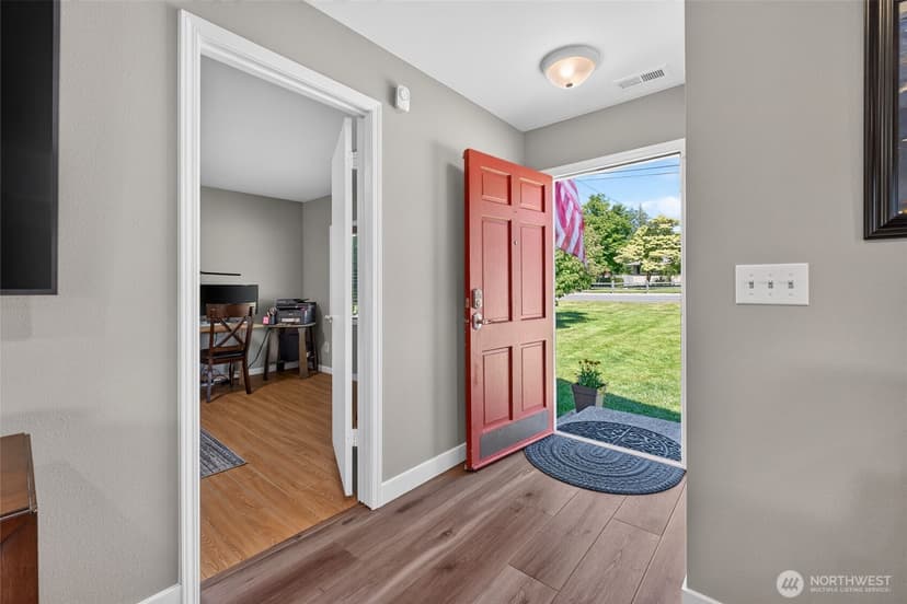 Property photo for 10520 50th Avenue E, Tacoma photo 4