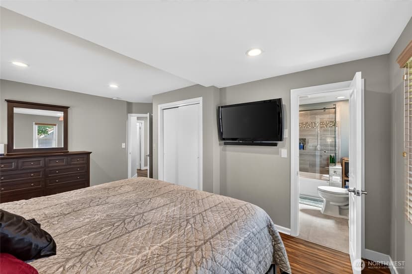 Property photo for 10520 50th Avenue E, Tacoma photo 16