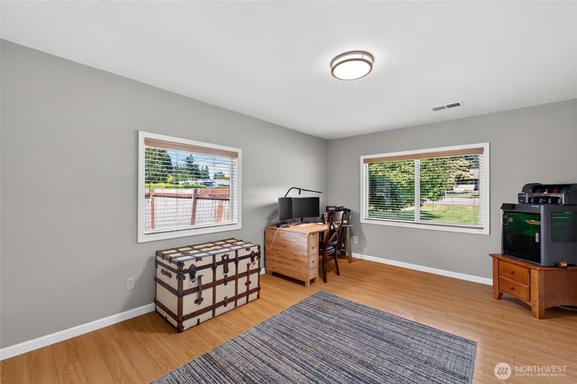 Property photo for 10520 50th Avenue E, Tacoma photo 18