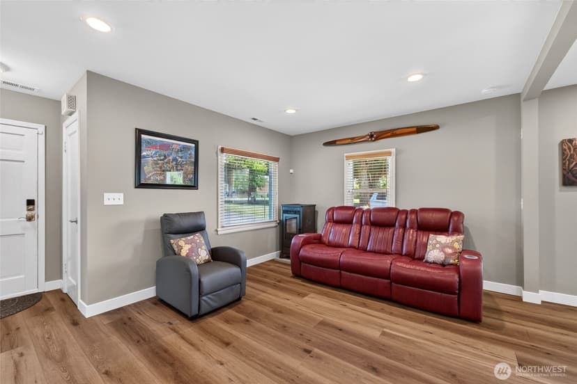Property photo for 10520 50th Avenue E, Tacoma photo 6