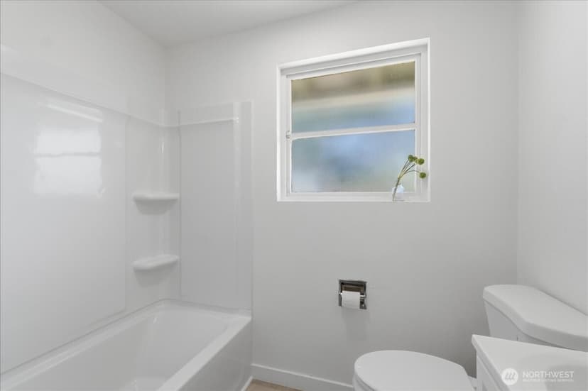 Property photo for 11407 Farwest Drive SW, Lakewood photo 16