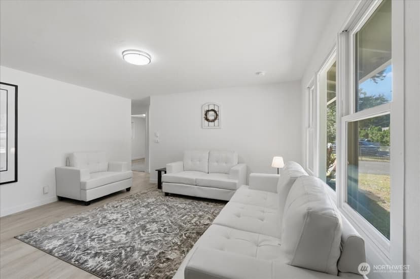 Property photo for 11407 Farwest Drive SW, Lakewood photo 8