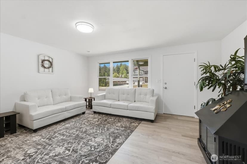 Property photo for 11407 Farwest Drive SW, Lakewood photo 6