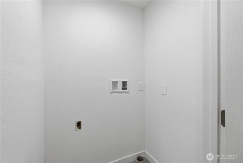 Property photo for 11407 Farwest Drive SW, Lakewood photo 19