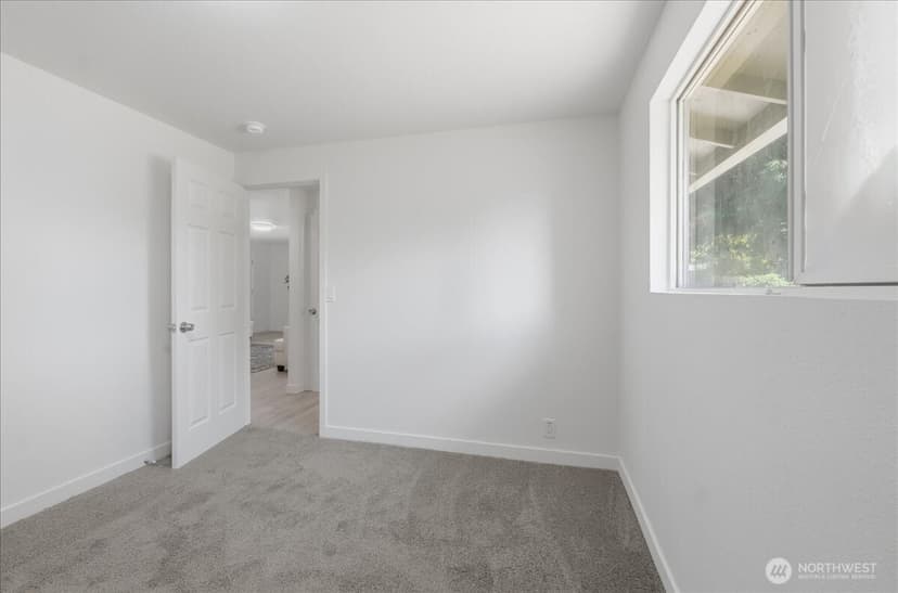 Property photo for 11407 Farwest Drive SW, Lakewood photo 21