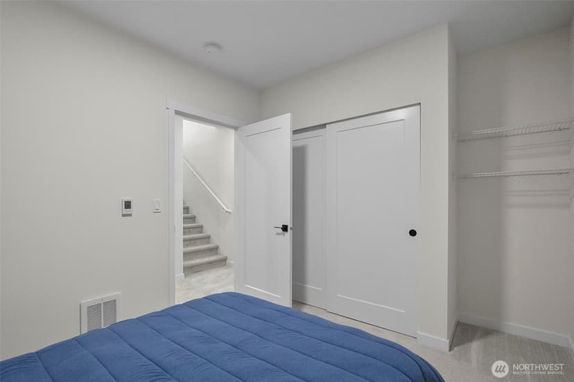 Property photo for 5244 Brooklyn Avenue NE #A, Seattle photo 11