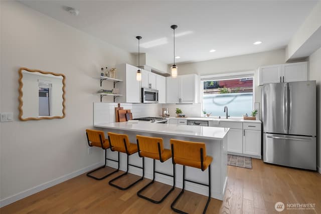 Property photo for 5244 Brooklyn Avenue NE #A, Seattle photo 5