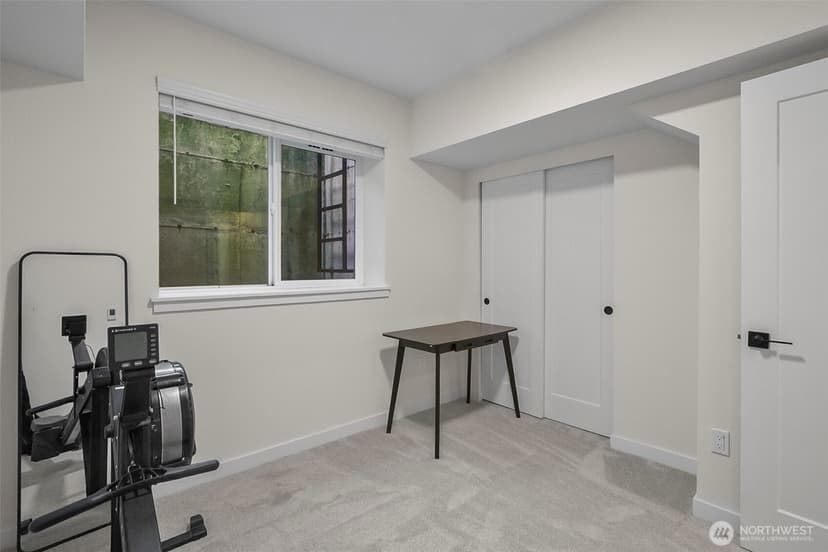 Property photo for 5244 Brooklyn Avenue NE #A, Seattle photo 13