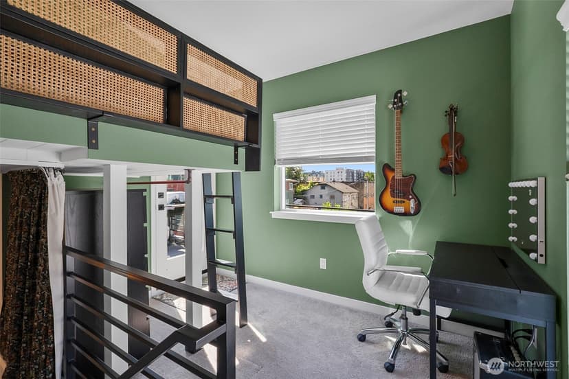 Property photo for 5244 Brooklyn Avenue NE #A, Seattle photo 20