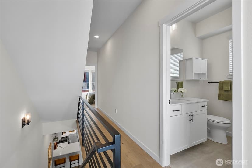 Property photo for 5244 Brooklyn Avenue NE #A, Seattle photo 14