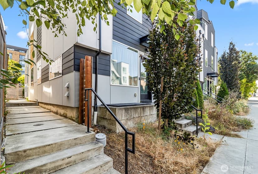 Property photo for 5244 Brooklyn Avenue NE #A, Seattle photo 26