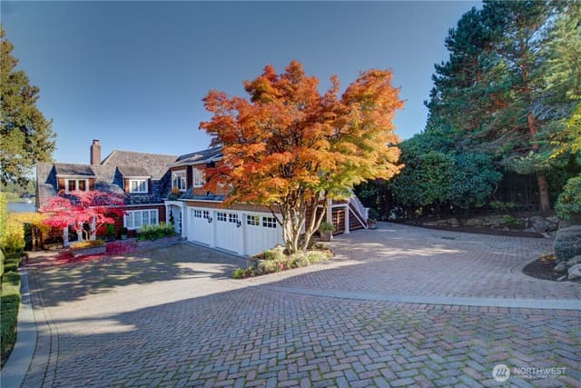 Property photo for 3608 Evergreen Point Road, Medina photo 2